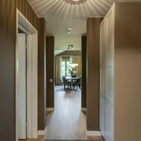 Live And Ekmanska Apartahotel