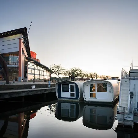 Unique Houseboat Experience In Hébergement de vacances