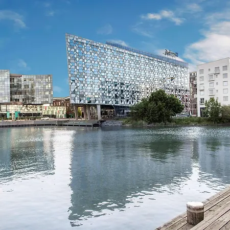 Hotel Radisson Blu Riverside 4*