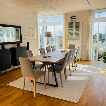 Seaside House In Sandvik With Pool 펜션 *