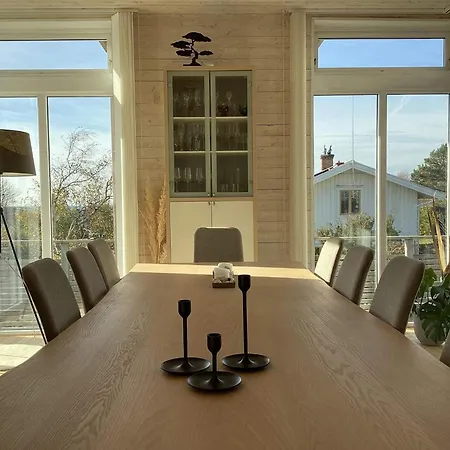 Seaside House In Sandvik With Pool 펜션