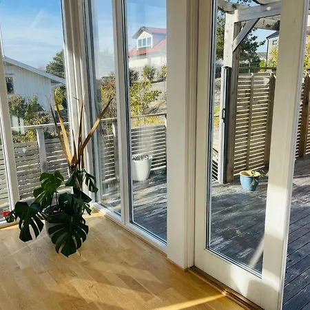 Hébergement de vacances Seaside House In Sandvik With Pool *