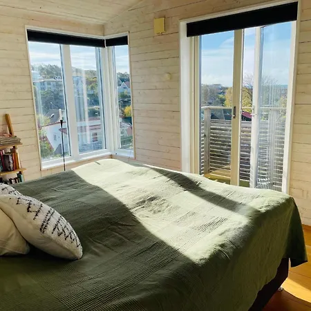 Seaside House In Sandvik With Pool Hébergement de vacances Hällsvik