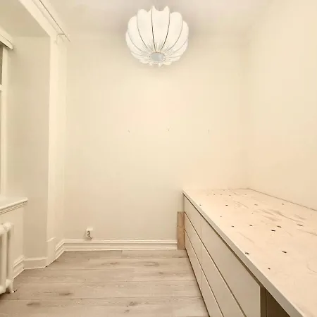The Travelers Paradise Flat Apartman *