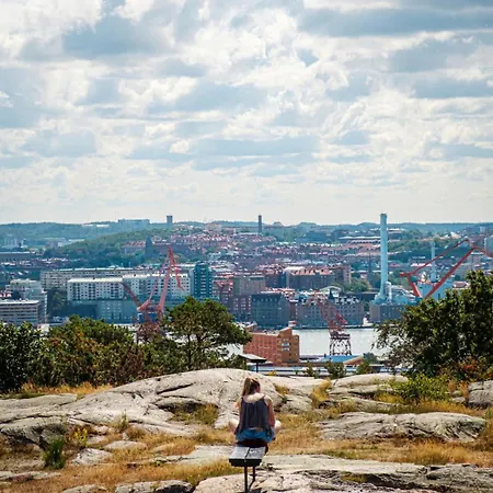 Quiet Apartment, Free Parking And Gym * Goteborg