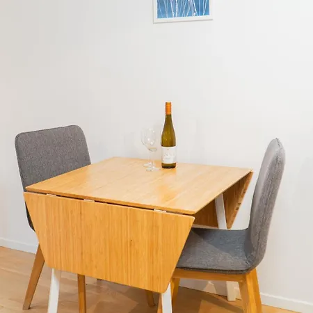 Apartman Warm Modern In The Heart Of Linne & Haga *