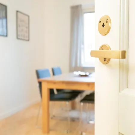 Large City-centre Apartamento