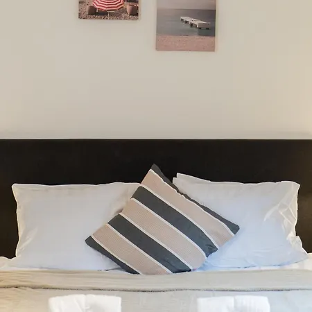 Apartman Warm Modern In The Heart Of Linne & Haga *