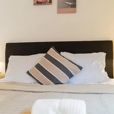 Apartman Warm Modern In The Heart Of Linne & Haga *