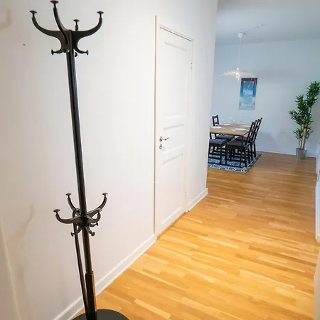 شقة Large 2br - Scandinavian Design - Balcony