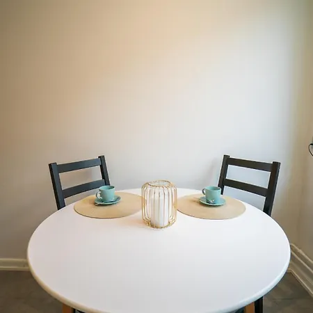 Large 2br - Scandinavian Design - Balcony