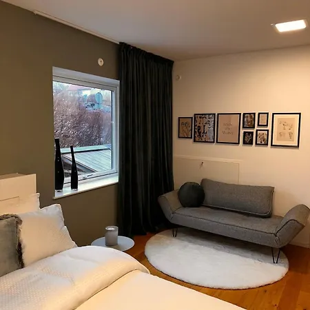 Beautiful House Close To Center ヴィラ