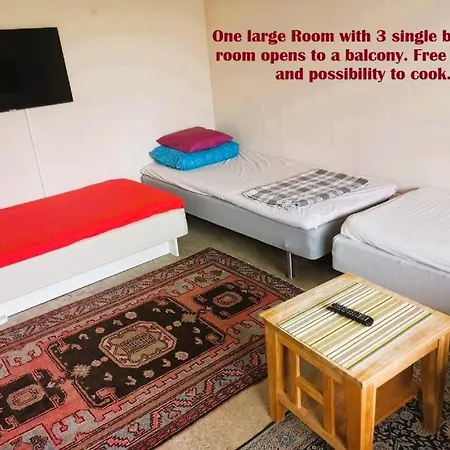 One Large With 3 Single Beds Pensión Gotemburgo