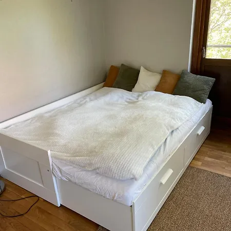 Cozy Apartment, Located Only 10min From The * Gotemburgo