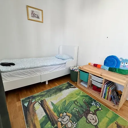 Family & Worker In Göteborg