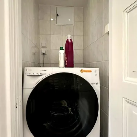 Family & Worker In Апартаменты *