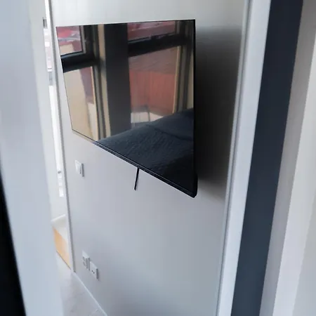 Lägenhet Floor With Rooftop, 1br In Great Location