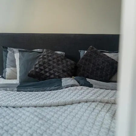 Floor With Rooftop, 1br In Great Location Apartament