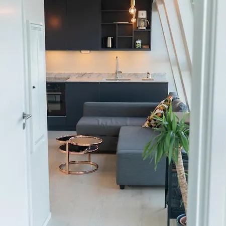 Floor With Rooftop, 1br In Great Location Lägenhet