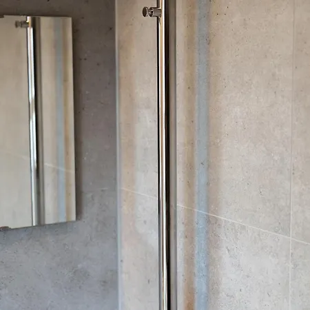 Apartament Floor With Rooftop, 1br In Great Location *