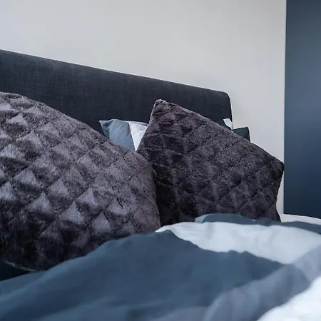 Floor With Rooftop, 1br In Great Location Lägenhet