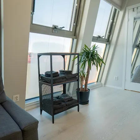 Floor With Rooftop, 1br In Great Location Lägenhet