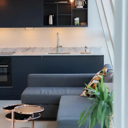 Floor With Rooftop, 1br In Great Location Göteborg