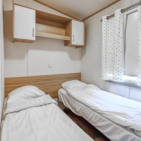 2 Bedroom Lovely In Goeteborgs * Gothenburg