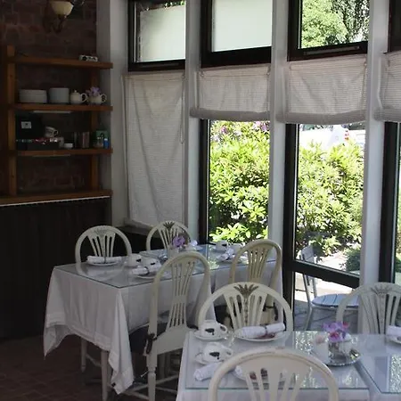 Lilton Bed & Breakfast 3*