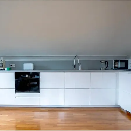 Near Sea And Nature, Free Parking & Cleaning Apartment *