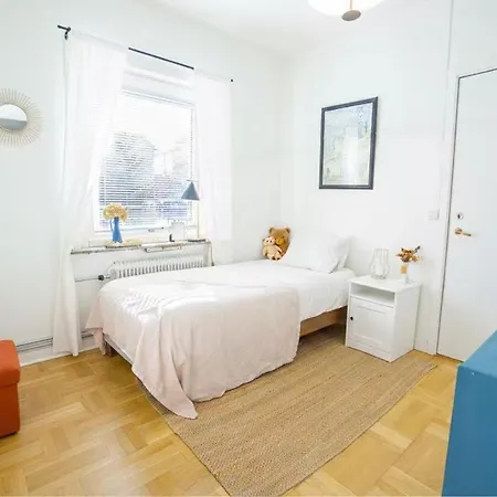 Haha Nordic Partille Large 3br For 7 Guests With 2 Kitchens, Garden & Parking Göteborg