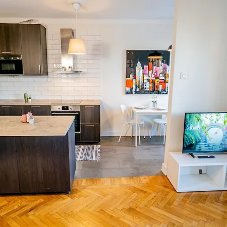 Spacious With Balcony Near Ullevi