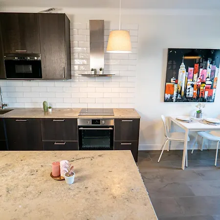 Spacious With Balcony Near Ullevi * Göteborg