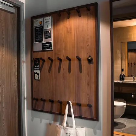 Quality The Book Hotel 4*