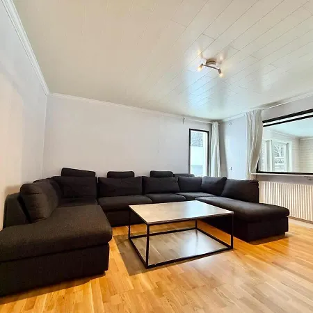 Workers Premium - 5 Bedroom - 10 Beds - Parking Semesterbostad Göteborg