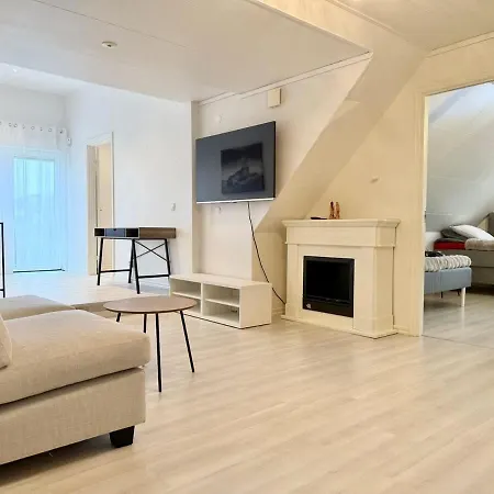 Workers - 7 Bedroom - 15 Beds - 3 Bath Сasa de vacaciones *