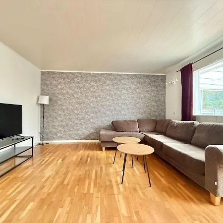 度假居 Workers - 8 Beds - 4 Bedroom - 2 Bath *
