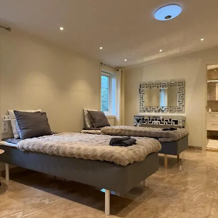 Workers - 7 Bedroom - 15 Beds - 3 Bath * Gotemburgo