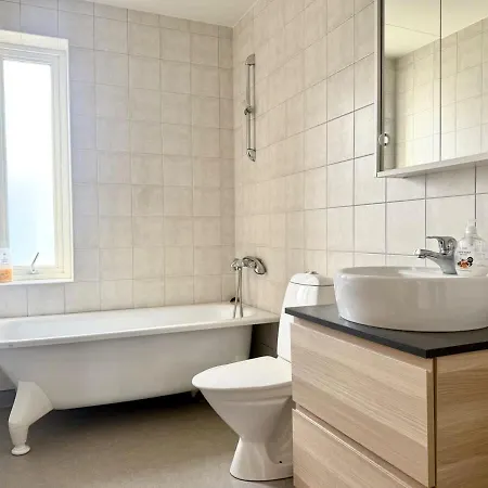 Business Groups - 4 Bedrooms - 7 Beds - Near Volvo * 哥德堡