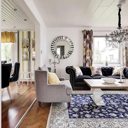 Workers - 4br - 8 Beds - 2 Kitchens - Volvo