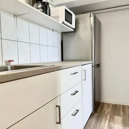 Workers - 3 Bedroom - 6 Beds - Free Parking Holiday home Gothenburg