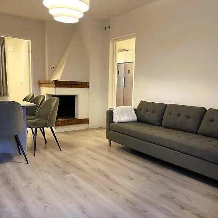 Workers - 4br - 8 Beds - Tv In Every - Parking