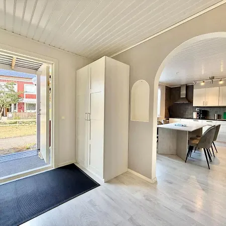 Workers - 8 Beds - 4 Bedroom - 2 Bath 別荘