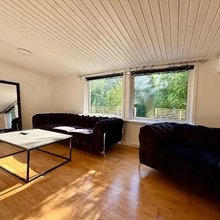 Workers - 5 Bedroom - 2 Bath - Volvo - Parking Gotenburg