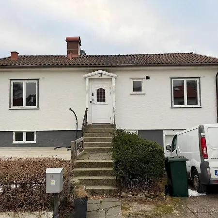 Semesterbostad 6 Beds - 4 Bedroom - For Workers - Volvo - Parking