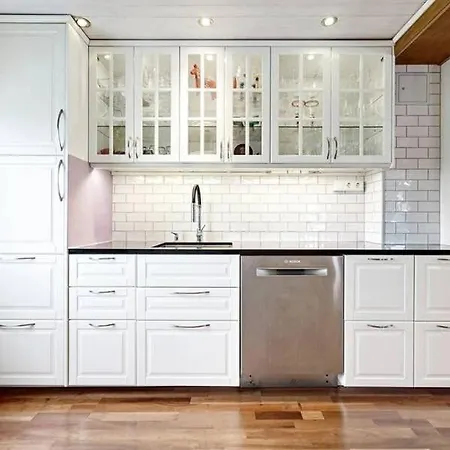 펜션 Workers - 4br - 8 Beds - 2 Kitchens - Volvo *