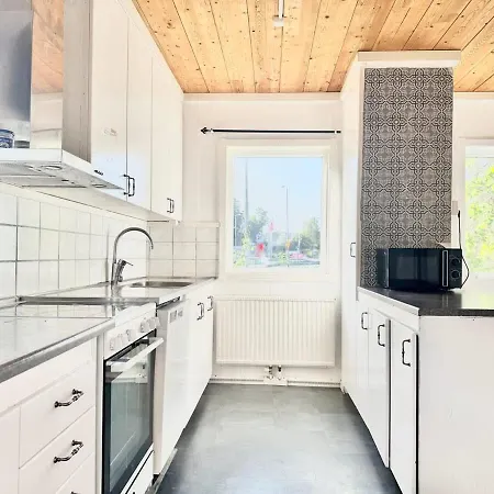 Perfect Workers - 11 Beds - 7 Bedroom - 2 Baths - Volvo * Gothenburg