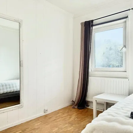Perfect Workers - 11 Beds - 7 Bedroom - 2 Baths - Volvo * Göteborg