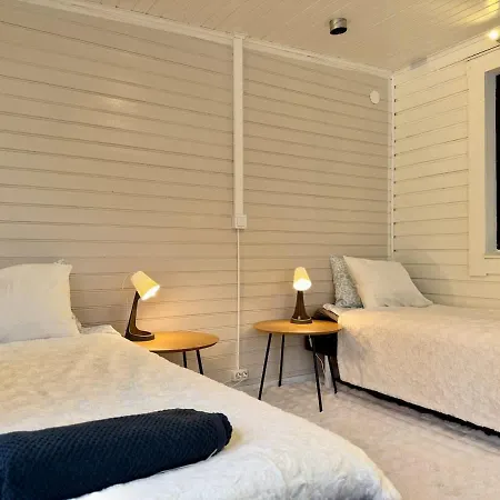 Workers Premium - 5 Bedroom - 10 Beds - Parking