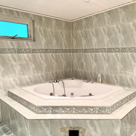 Workers - 5 Bedroom - 2 Bath - Volvo - Parking * Gothenburg